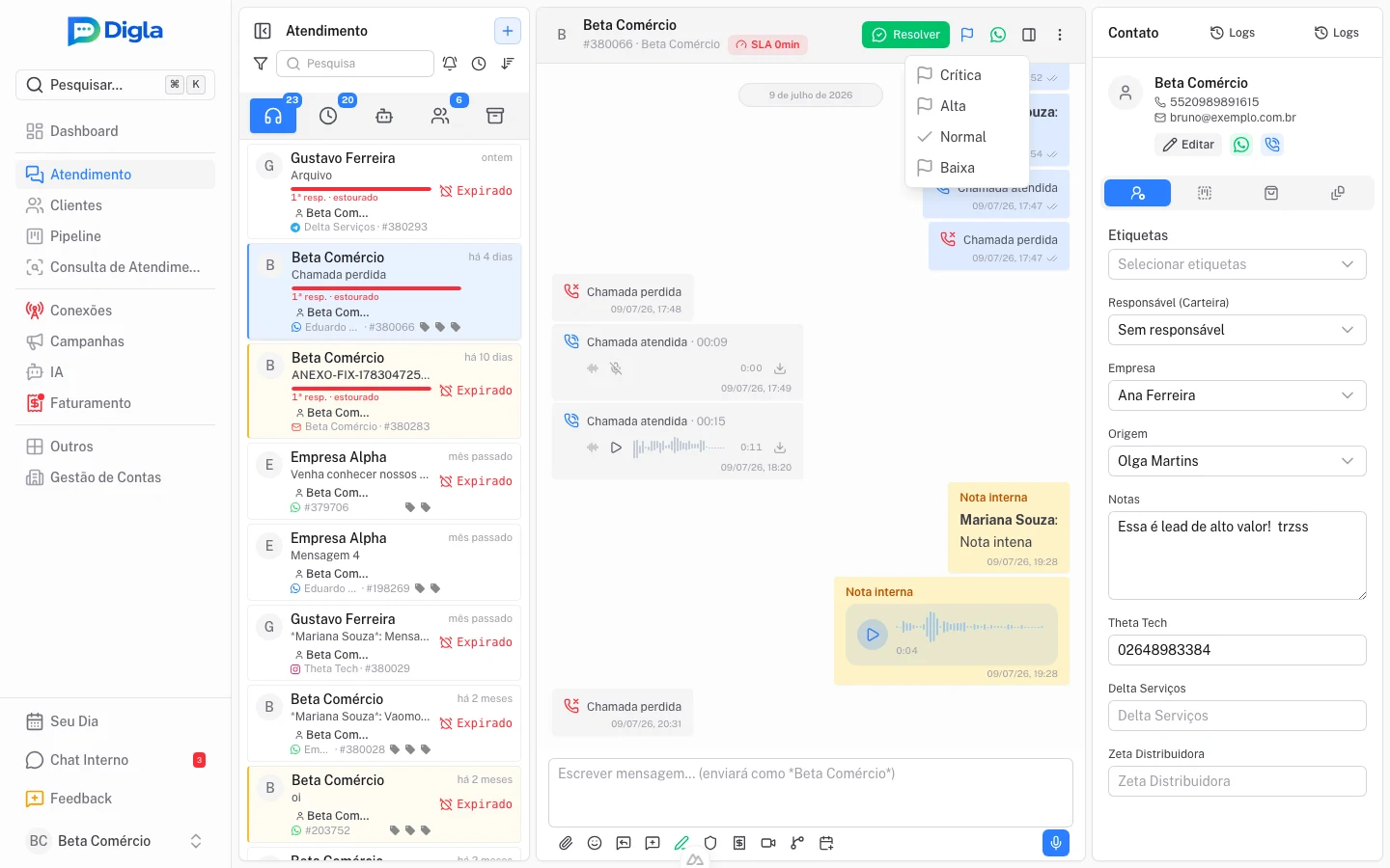 No atendimento: seletor de prioridade e o selo de SLA com o tempo restante.